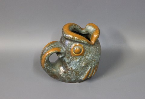 Keramik kande i formen af en fisk af Michael Andersen og Søn.
5000m2 udstilling.