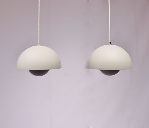A pair of Flowerpot, model VP1, pendants in mat grey by Verner Panton and 
&Tradition.
5000m2 showroom.