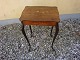 Sewing table in rosewood with intarsia from years around 1860 in good condition 
5000 m2 showroom