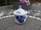 Lidded in squared blue flower No 8586 in firsts.  Many other parts in stock.
5000 m2 showroom.