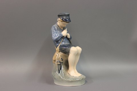 Royal figurine No. 905, herd boy whittling. Height 19 cm.
Great condition
