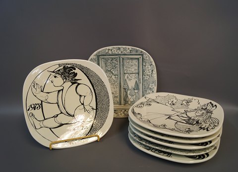 Forskellige Bjørn Wiinblad platter, Nymølle keramik. 
5000m2 udstilling.