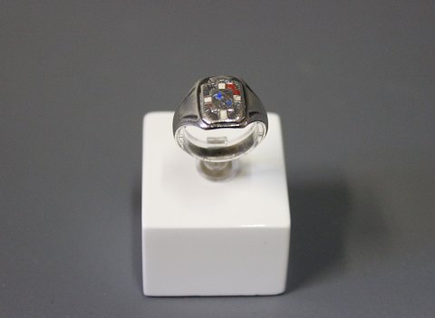 Silver ring with motif of Denmark. 830 s and ingraved B.H. 
5000m2
Showroom.