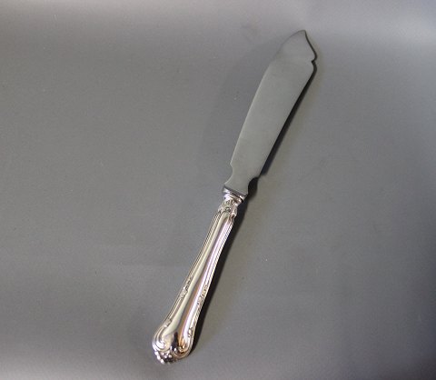 Cake knife in Herregaard, Hallmarked silver.
5000m2 showroom.