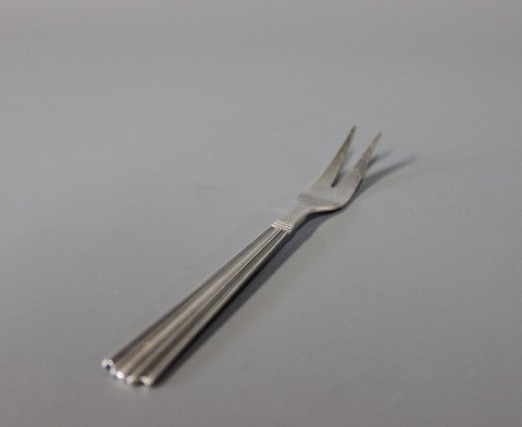 Carving fork in Margit, silver plate.
5000m2 showroom.