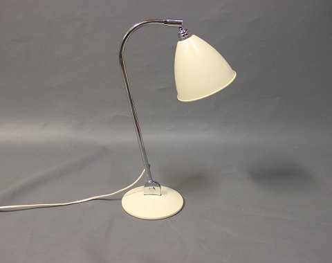 Bestlite table lamp model BL2, Cream colored, designed by Robert Dudley Best.
5000m2 showroom.