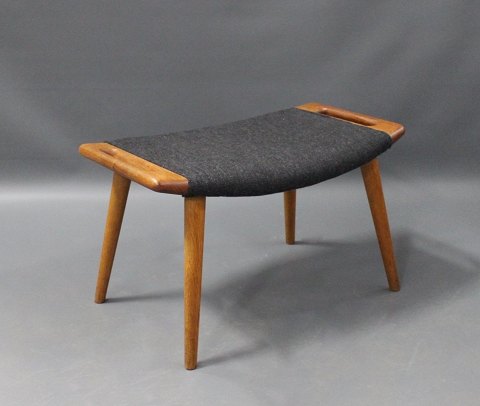 Skammel til bamsestolen, model PP120, designet af Hans J. Wegner i 1954 og 
fremstillet af P.P. Møbler.
5000m2 udstilling.