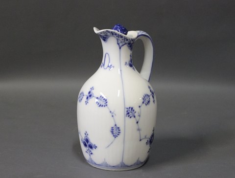 Royal Copenhagen blue fluted half lace oil jug #1179.
5000m2 showroom.