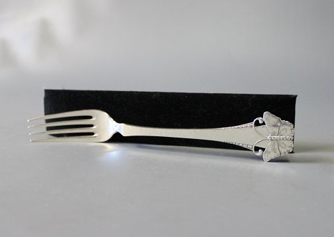 Dinner fork in Butterfly, hallmarked silver. 
5000m2 showroom.