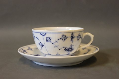 Royal Copenhagen blue fluted chocolatecup with saucer, no.: 1/465.
5000m2 showroom.