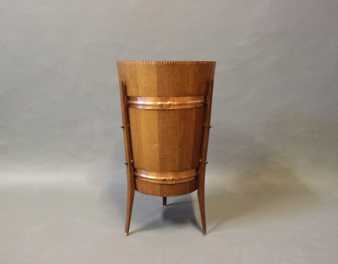 Wine cooler/Ice teak in rosewood and copper of danish design from the 1960s.
5000m2 showroom.