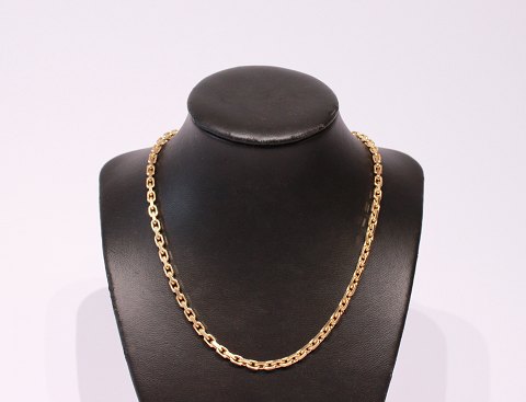 14 ct. gold necklace in great condition.
5000m2 showroom.