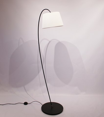 Floorlamp, model 320, from the series Snowdrop by Harrit-Sørensen-Samson for Le 
Klint.
5000m2 udstilling.