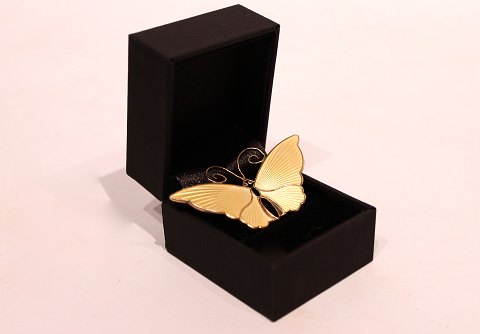 Brooch in the shape of a butterfly of Norwegian 925 sterling silver and enamel.
5000m2 showroom.
