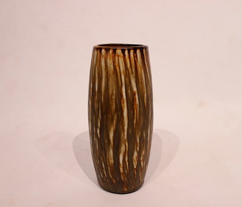 Keramik vase fra serien Birke af Gunnar Nylund for Rørstrand.
5000m2 udstilling.