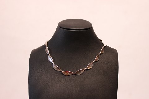 Necklace of sterling silver, in great vintage condition.
5000m2 udstilling.