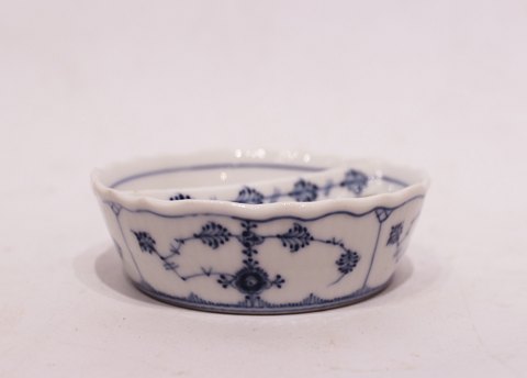 Royal Copenhagen blue fluted ashtray, #1/1.
5000m2 showroom.