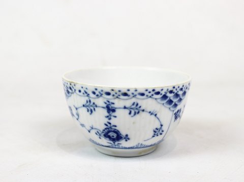 Royal Copenhagen blue fluted half lace bowl, no.: 1/713.
5000m2 showroom.