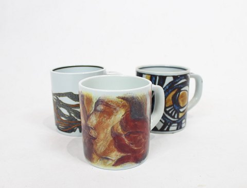 Annual mugs by Royal Copenhagen from 1973, 1984 and 1994.
5000m2 showroom.
