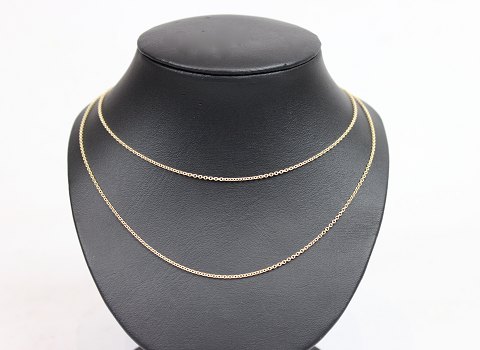 Round anchor necklace of 14 ct. gold. 
5000m2 showroom.