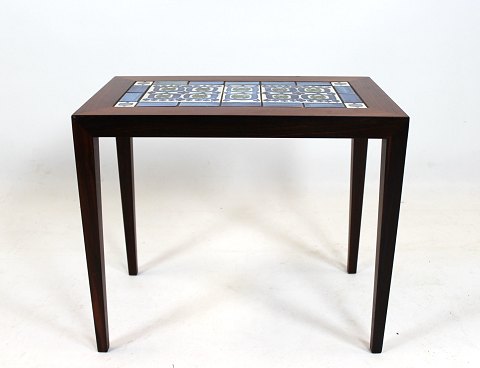 Side table of rosewood and dark blue tiles from Royal Copenhagen, by Severin 
Hansen for Haslev Furniture Factory, 1960s.
5000m2 showroom.