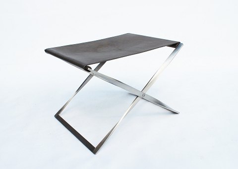 Folding stool, model PK91, by Poul Kjærholm and Fritz Hansen in 2019.
5000m2 udstilling.