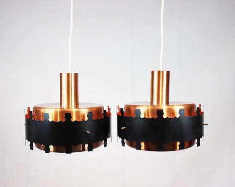 A pair of pendants in copper and black metal of danish design from the 1970s.
5000m2 showroom.