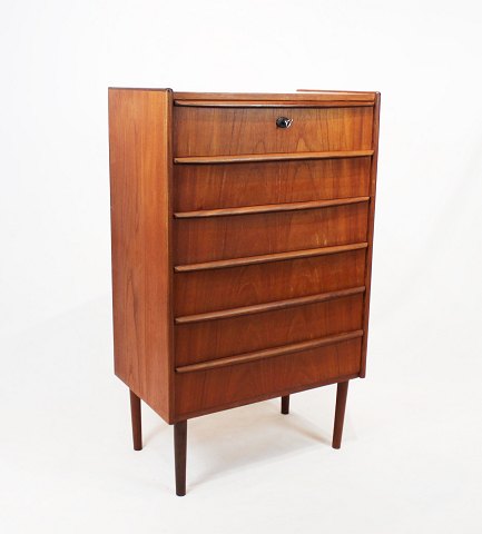 Chest of drawers in teak of danish design from the 1960s.
5000m2 showroom.
