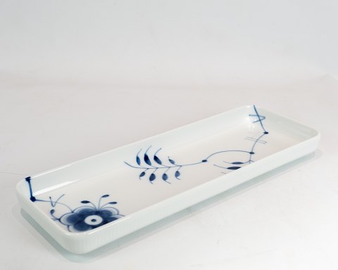 Royal Copenhagen Mega blue fluted dish, no.: 378.
5000m2 showroom.
