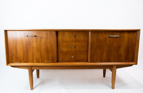 Sideboard in teak of danish design from the 1960s.
5000m2 showroom.