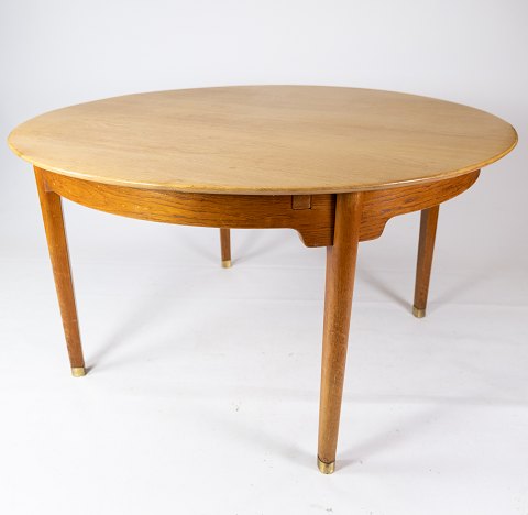 Spisebord i eg af dansk design fra 1960erne. 
5000m2 udstilling.
