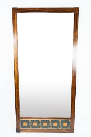 Mirror in rosewood and tiles of danish design from the 1960s. 
5000m2 showroom.