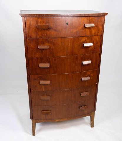 Tall chest of drawers in teak of danish design from the 1960s.
5000m2 showroom.