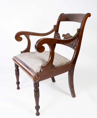 Antik stol af mahogni og polstret med gråt stof, i flot stand fra 1880.
5000m2 udstilling.
