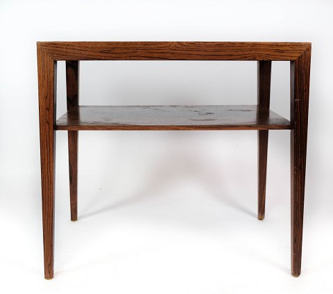 Side table in rosewood designed by Severin Hansen and manufactured by Haslev 
Furniture in the 1960s.
5000m2 showroom.