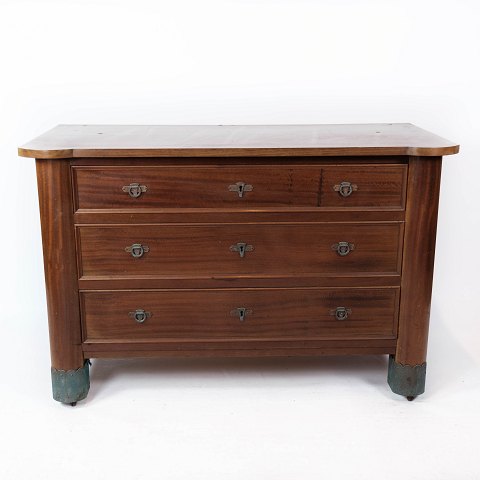 Chest of drawers of mahogany, in great antique condition from the 1920s.
5000m2 showroom.