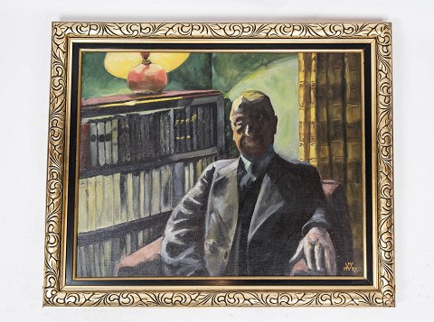 Painting on canvas of portrait and gilded frame, signed NV from 1937. 
5000m2 showroom.