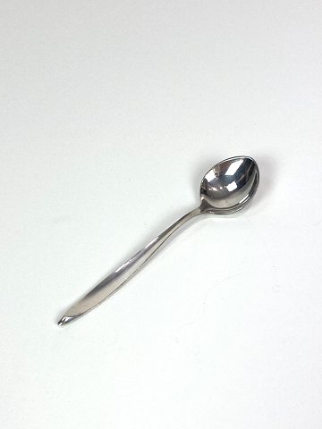 Teaspoon in Mimosa, of 925 sterling cohr silver.
5000m2 showroom.
Great condition
