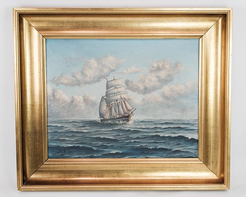 Marine painting of sea, ship and clouds with gold frame Signed H.S 21 from 
around 1930s. 5000m2 exhibition
Great condition
