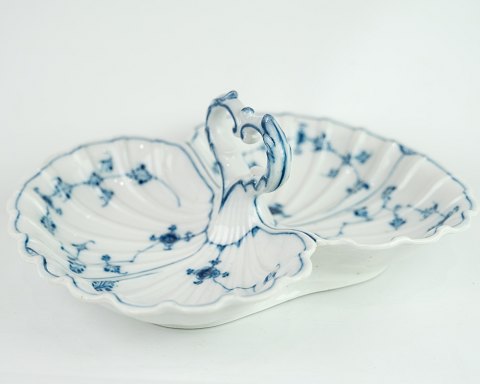 Royal Copenhagen blue fluted caper dish, 1893
Great condition
