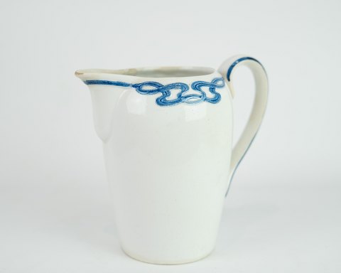 Milk jug in the Pattern Blue Olga by Villeroy & Boch. 5000m2 exhibition
Great condition
