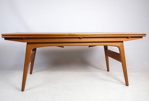 Coffee table / Dining table, teak wood, Copenhagen table, Danish furniture 
manufacturer, 1960
Great condition
