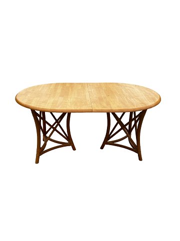 Scandinavian Modern Dining table, Beech Wood, Bamboo legs, 1970
Great condition
