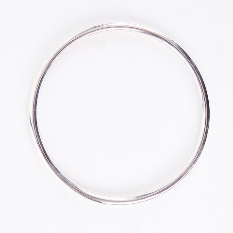 Solid Bangle – 925 Sterling Silver – Marked AKE – 27 g

