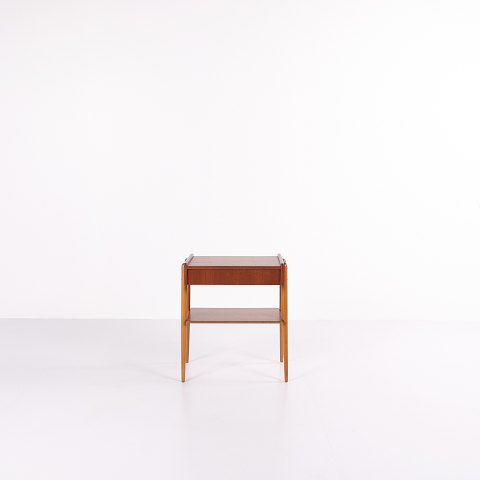 Side/Bedside Table - Teak - AB Carlström & Co furniture factory - Sweden - 1950s
Great condition
