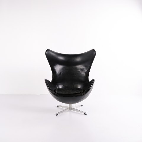 The Egg Chair – Arne Jacobsen – Black Original Leather – Fritz Hansen – 1950