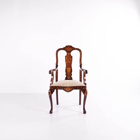 Armchair – Queen Anne Style – Walnut with Fruitwood Inlay – Hand-Polished 
Shellac – c. 1860
Great condition
