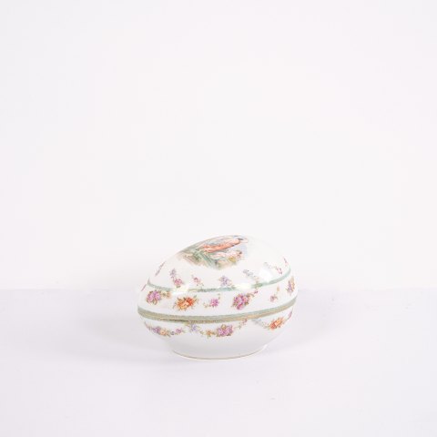 French Jewellery Box – Hand-Painted Motif – 1890s
Great condition
