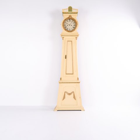 Bornholm Clock – “Frøken” – White Painted – Decorative Details – c. 1790s
Great condition
