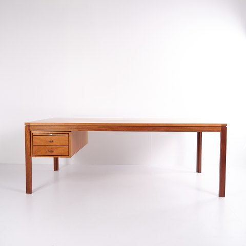 Desk SM 76 – Christian Hvidt & Orla Mølgaard – Søborg Møbelfabrik – Mahogany – 
1976
Great condition
